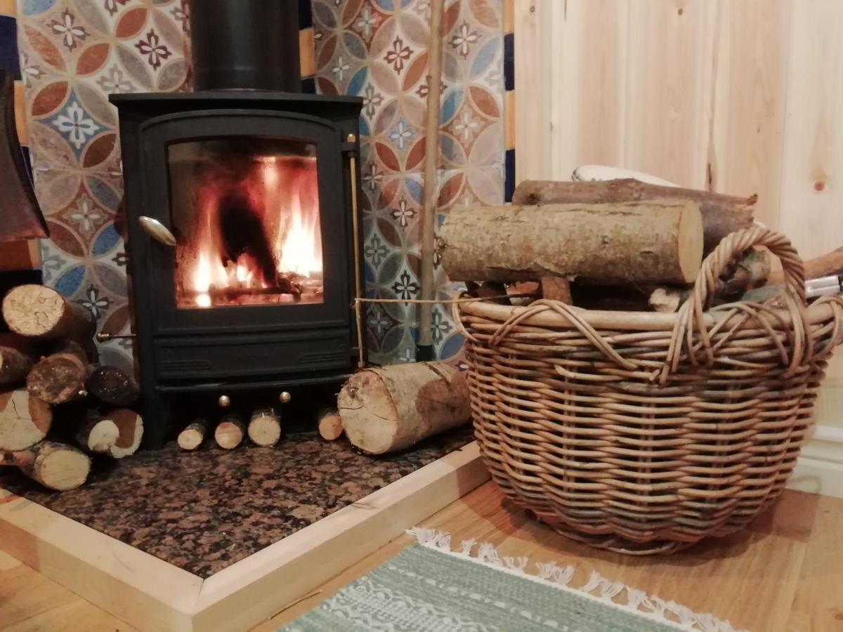 Sapphire Forest Garden Shepherd'S Hut Church Stretton Exterior foto